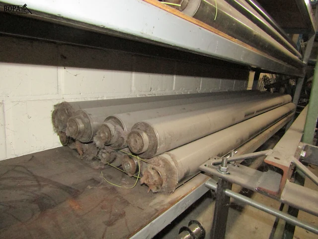 Lot 494 - metalen rekken met onderdelen. 3 stuks - afbeelding 3 van  9