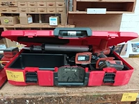 Lot 495 - accu kitspuit hilti. 2 stuks - afbeelding 1 van  5