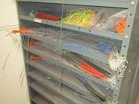 Lot 495 - rekken, haspel en infobord - afbeelding 1 van  5