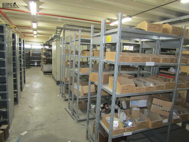 Lot 497 - dominorek met inhoud. 6 stuks - afbeelding 1 van  8