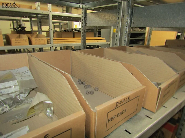Lot 497 - dominorek met inhoud. 6 stuks - afbeelding 7 van  8