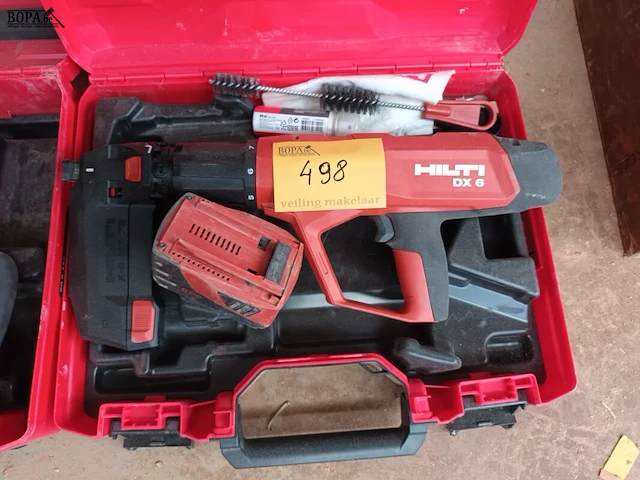 Lot 498 - accu kruitschiethamer hilti - afbeelding 1 van  3