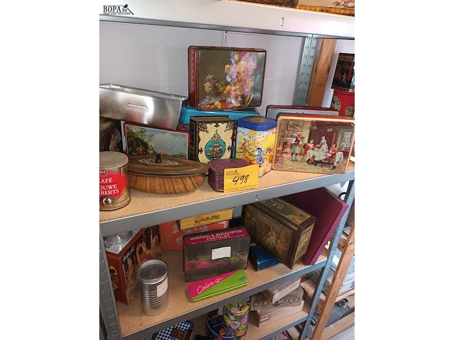 Lot 498 - blikken dozen en sigarendozen - afbeelding 1 van  4