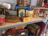 Lot 498 - blikken dozen en sigarendozen - afbeelding 1 van  4