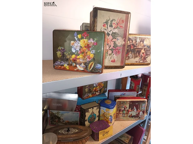 Lot 498 - blikken dozen en sigarendozen - afbeelding 2 van  4