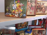 Lot 498 - blikken dozen en sigarendozen - afbeelding 2 van  4