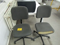 Lot 498 - bureaustoel. 2 stuks - afbeelding 1 van  1