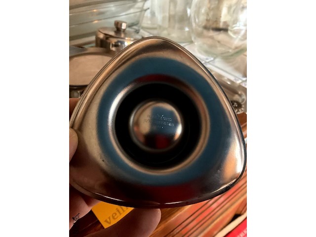 Lot 499 - inox melk suiker pers fruit eidop doos - afbeelding 3 van  5