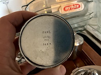 Lot 499 - inox melk suiker pers fruit eidop doos - afbeelding 4 van  5