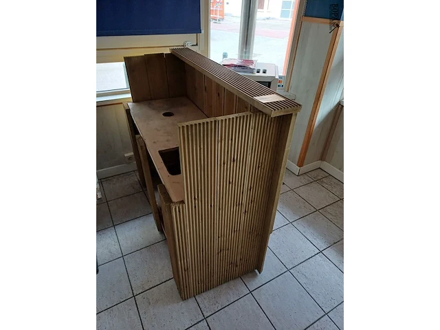 Lot 5 - afvaltoonbankje - afbeelding 1 van  4