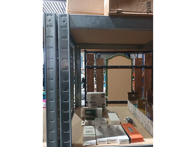 Lot 5 - aluminium voorraadrek. 3 stuks - afbeelding 2 van  3