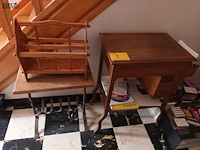 Lot 5 - bijzettafels en krantenrekje