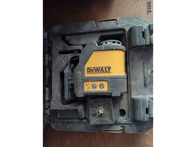 Lot 5 - dewalt laser met statief - afbeelding 2 van  4