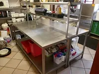 Lot 5 - dubbele rvs werktafel met bodemschap + rek