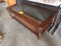 Lot 5 - eiken salontafel met glazen blad