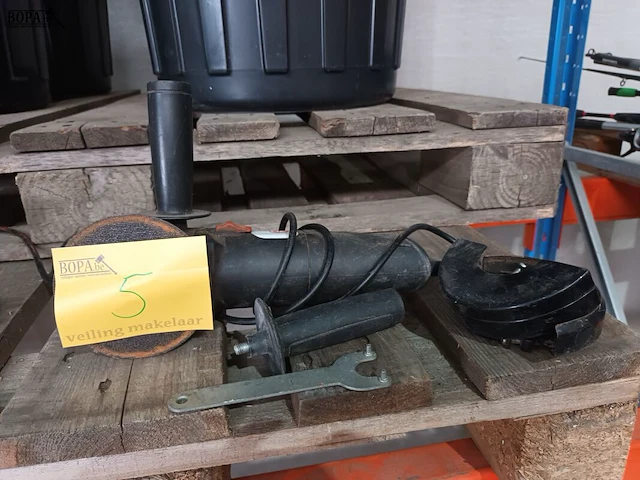 Lot 5 - haakse slijper ok - afbeelding 1 van  4