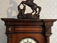 Lot 5 - hangklok met slinger - afbeelding 2 van  4