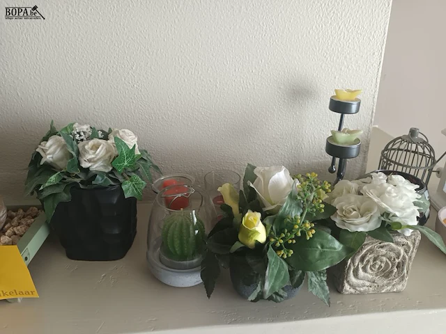 Lot 5 - kaarsen en decoratie. 20 stuks - afbeelding 4 van  5