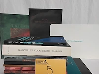 Lot 5 - klassieke boeken opera en operette, 13 stuks - afbeelding 1 van  2