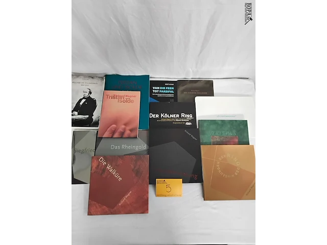 Lot 5 - klassieke boeken opera en operette, 13 stuks - afbeelding 2 van  2