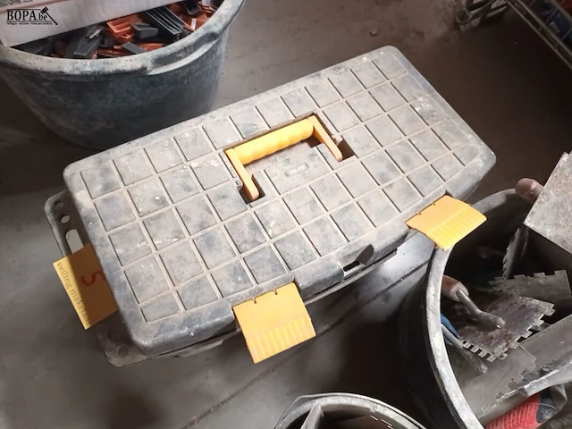 Lot 5 - materiaalkoffer - afbeelding 3 van  4