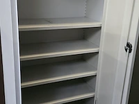 Lot 5 - metalen kast - afbeelding 2 van  3