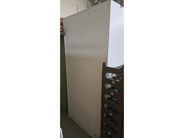 Lot 5 - metalen kast - afbeelding 3 van  3