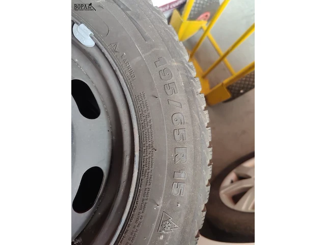 Lot 5 - michelin alpin winterbanden op velg - 4 stuks - afbeelding 3 van  6
