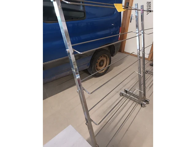 Lot 5 - mobiel schoenenrek - afbeelding 2 van  3