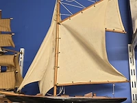 Lot 5 - modelboten 2 stuks - afbeelding 2 van  3