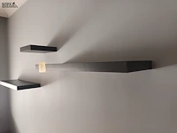 Lot 5 - muurbanken. 3 stuks - afbeelding 3 van  4
