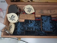 Lot 5 - oude stempels en sleutelhangers - afbeelding 2 van  4