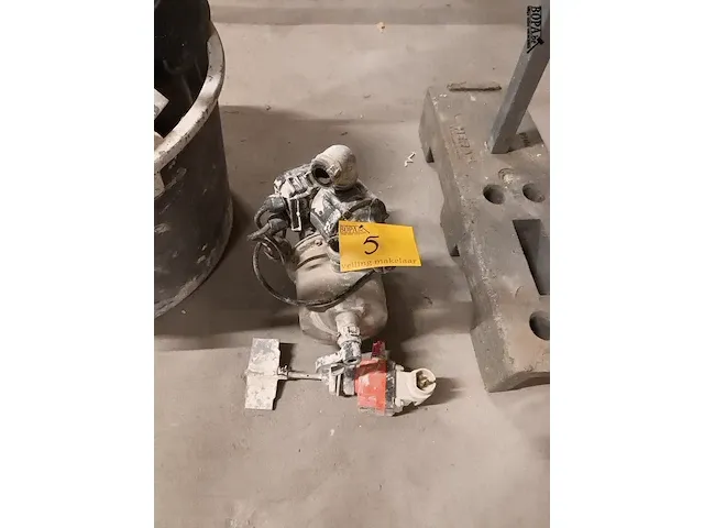 Lot 5 - pft motor voor mengmachine en watepomp - afbeelding 1 van  4
