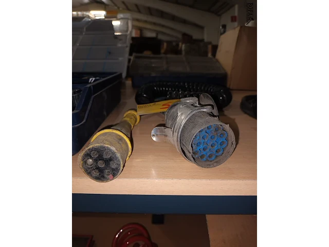 Lot 5 - spiraal verlengkabel - afbeelding 2 van  2