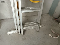 Lot 5 - uitschuifbare aluminium ladder - afbeelding 2 van  4