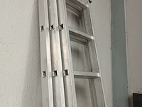 Lot 5 - uitschuifbare aluminium ladder - afbeelding 3 van  4
