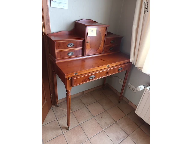 Lot 5 - vintage secretaire met inhoud - afbeelding 1 van  6