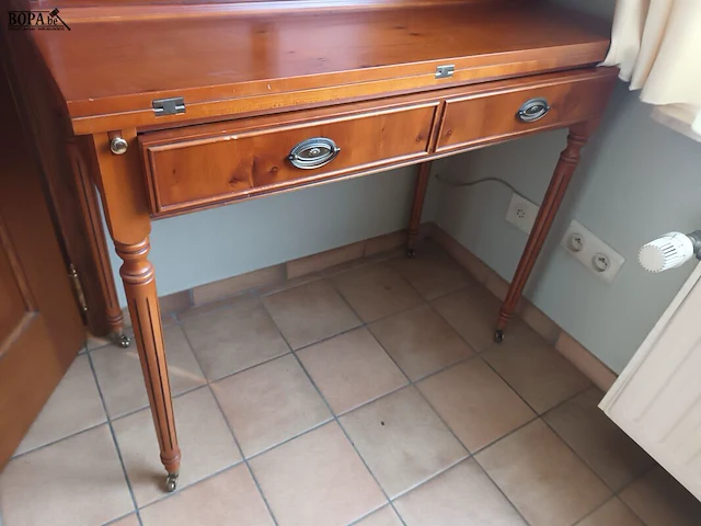 Lot 5 - vintage secretaire met inhoud - afbeelding 3 van  6