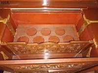 Lot 5 - volhouten chinese barkast - afbeelding 3 van  9