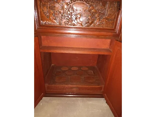 Lot 5 - volhouten chinese barkast - afbeelding 4 van  9