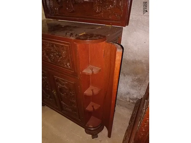 Lot 5 - volhouten chinese barkast - afbeelding 5 van  9
