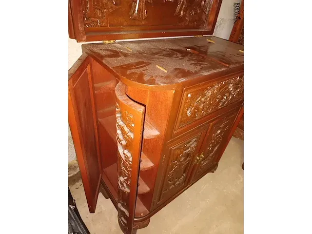 Lot 5 - volhouten chinese barkast - afbeelding 8 van  9