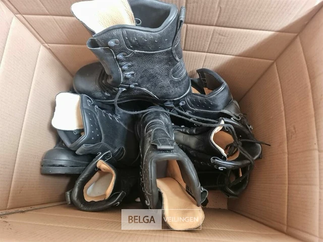 Lot 5 paar bundesheer bergschoenen / legerkisten zwart - afbeelding 1 van  1