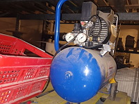 Lot 50 - compressor master mecanic - afbeelding 2 van  2