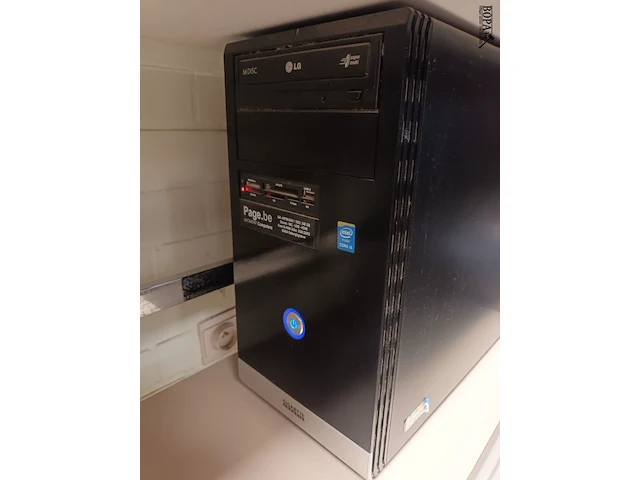 Lot 50 - computerconfiguratie - afbeelding 2 van  4