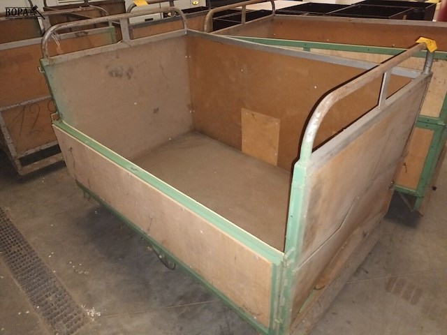 Lot 50 - fabriekskar - afbeelding 1 van  3