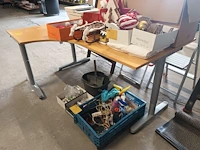 Lot 50 - hoekbureau - afbeelding 1 van  4