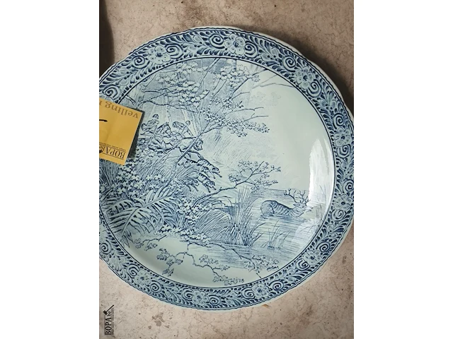 Lot 50 - hollandse delft borden. 2 stuks - afbeelding 2 van  5
