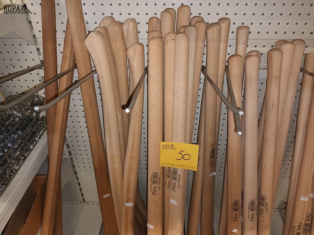 Lot 50 - houten stelen. 39 stuks - afbeelding 2 van  3