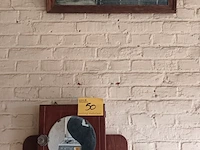 Lot 50 - kader en spiegelkastje - afbeelding 1 van  3